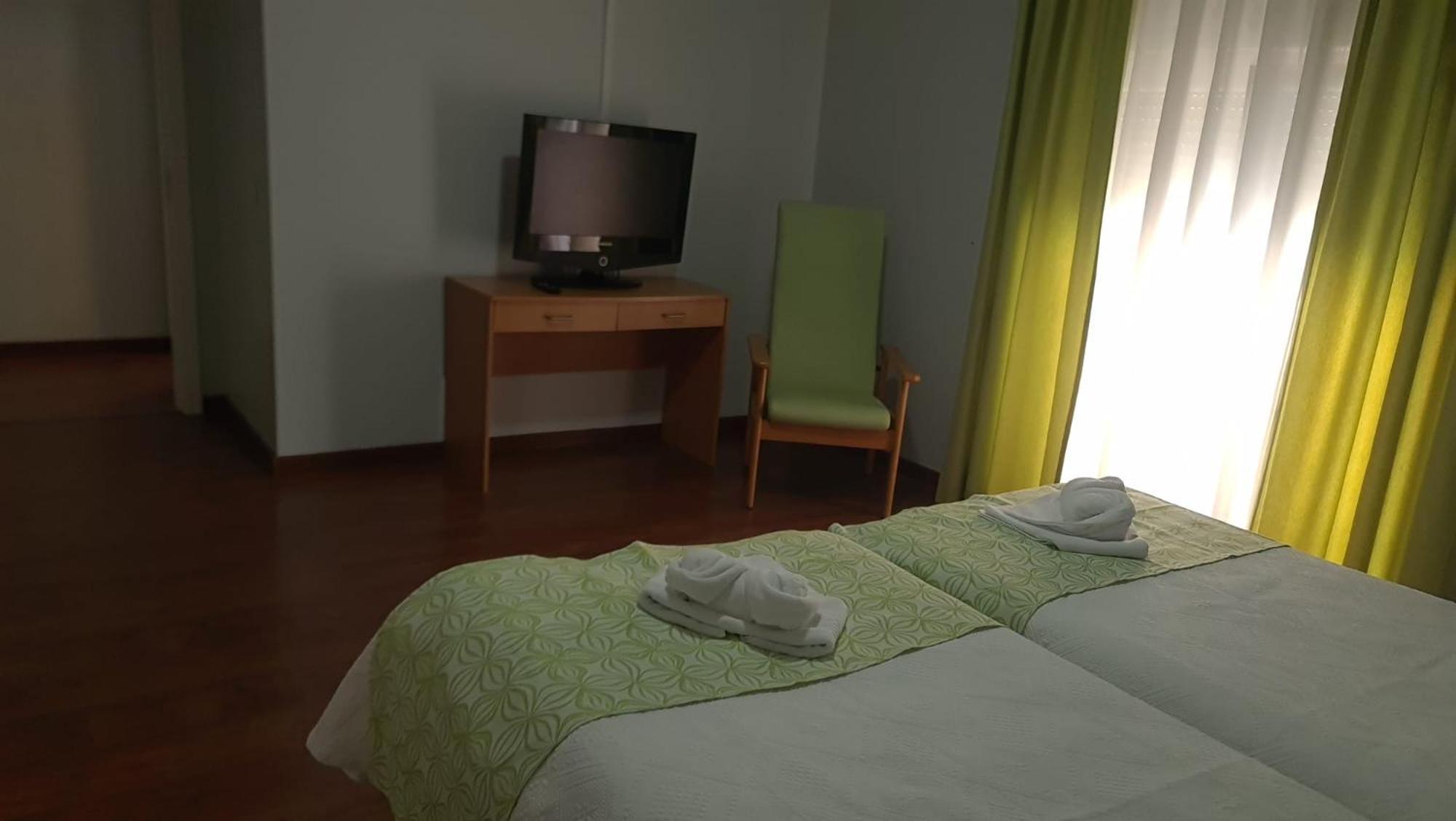 Hostel Jardins De Sao Luis Setúbal Esterno foto