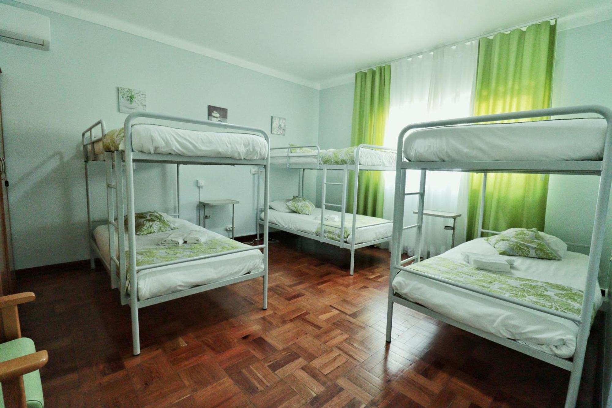 Hostel Jardins De Sao Luis Setúbal Esterno foto