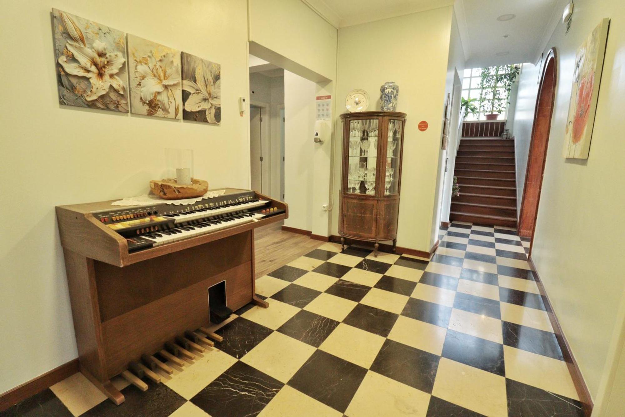 Hostel Jardins De Sao Luis Setúbal Esterno foto
