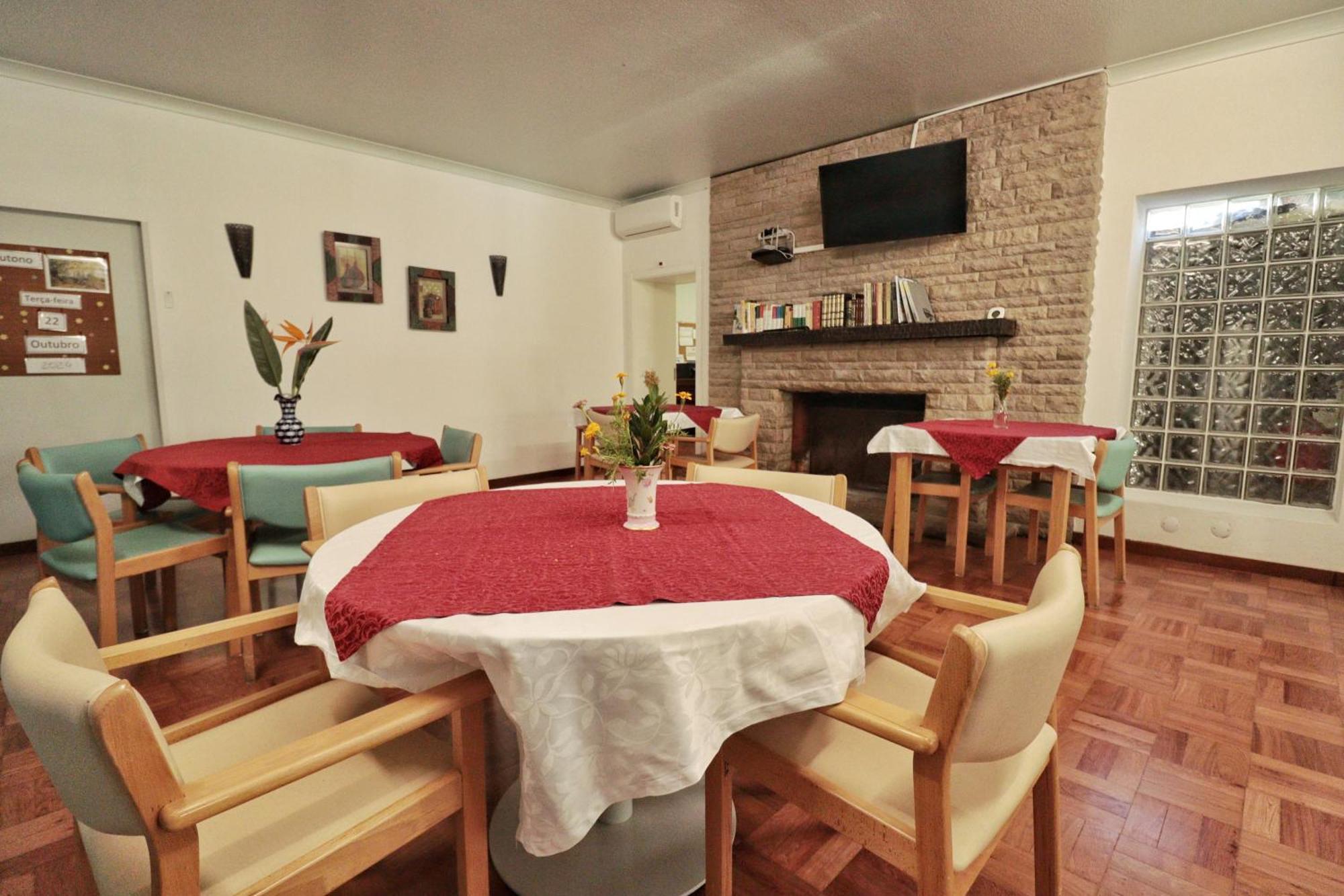 Hostel Jardins De Sao Luis Setúbal Esterno foto