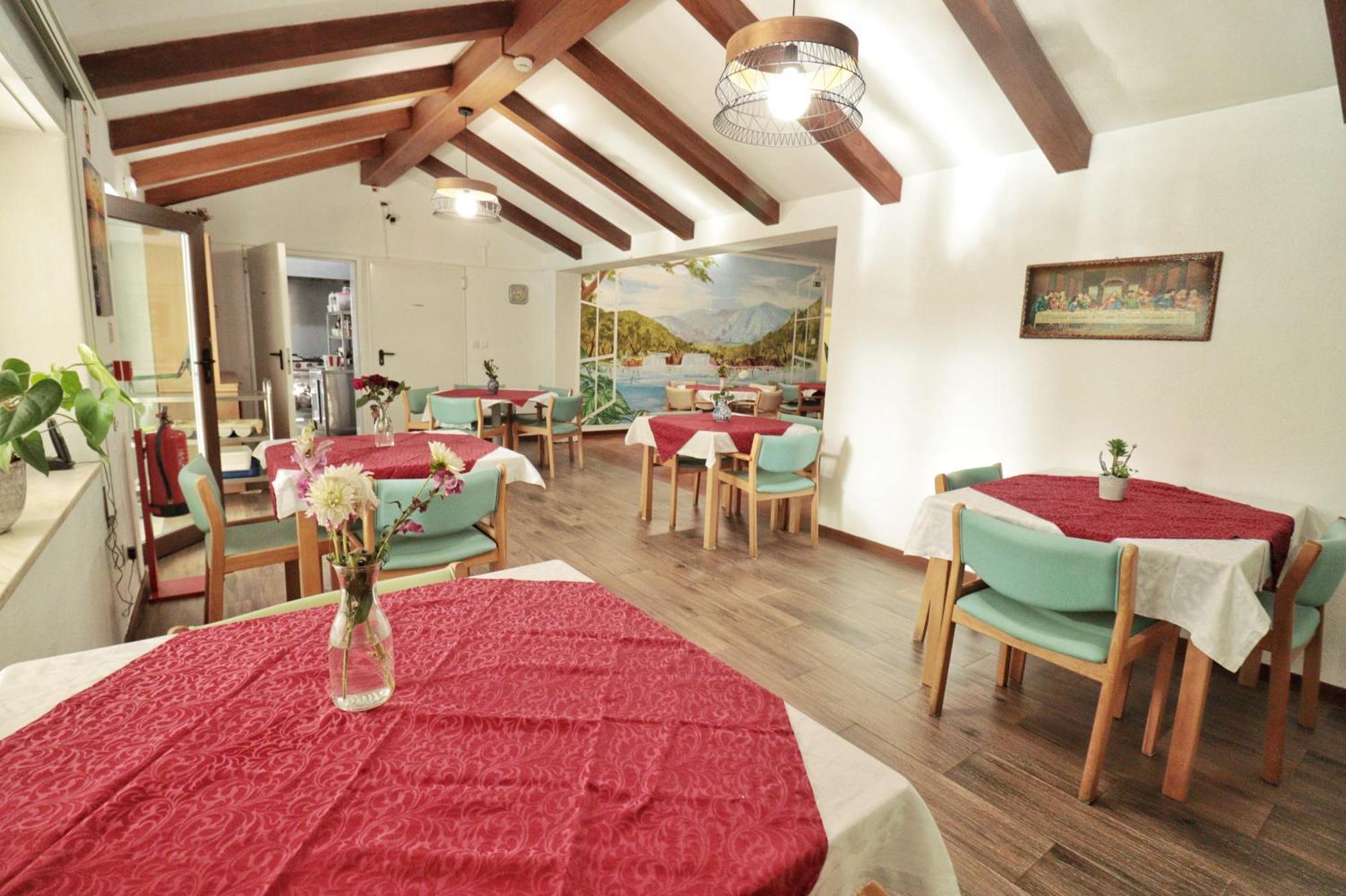 Hostel Jardins De Sao Luis Setúbal Esterno foto